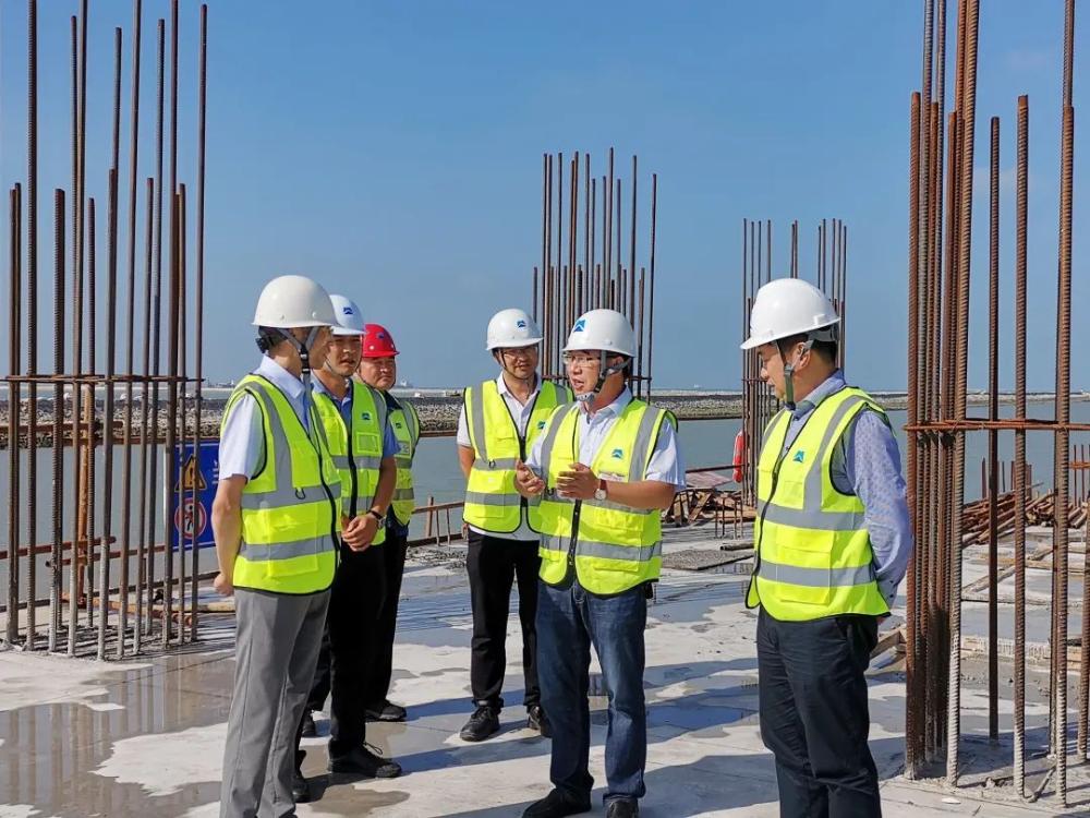 吴安华到连云港徐圩新区干散货输送栈桥一期项目检查指导工作