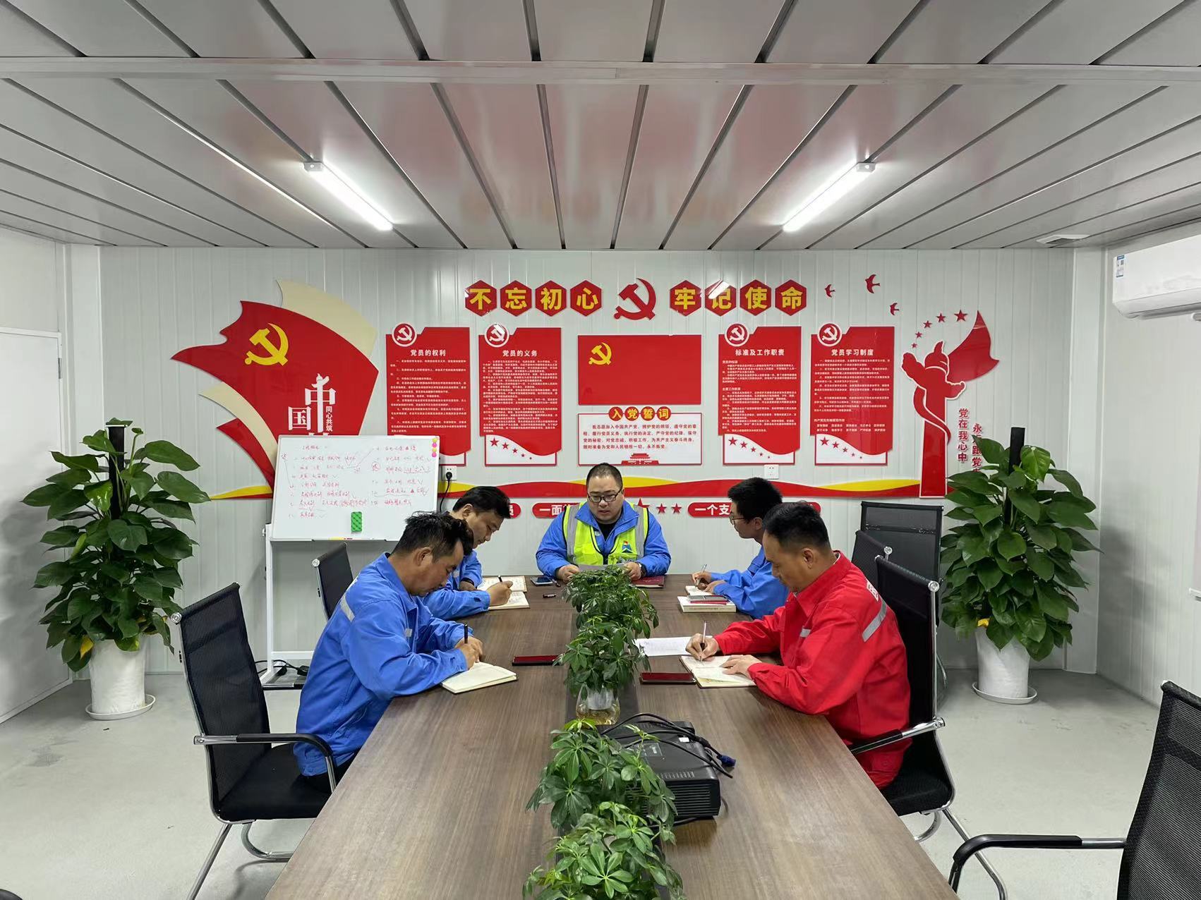 公司先进典型风采展示｜攻坚克难守初心，匠心筑梦勇担当——记2024年度公司先进工作者鲍晓波