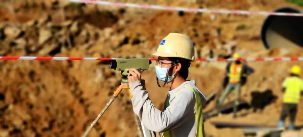 【一线掠影】战高温斗酷暑 保质量促生产